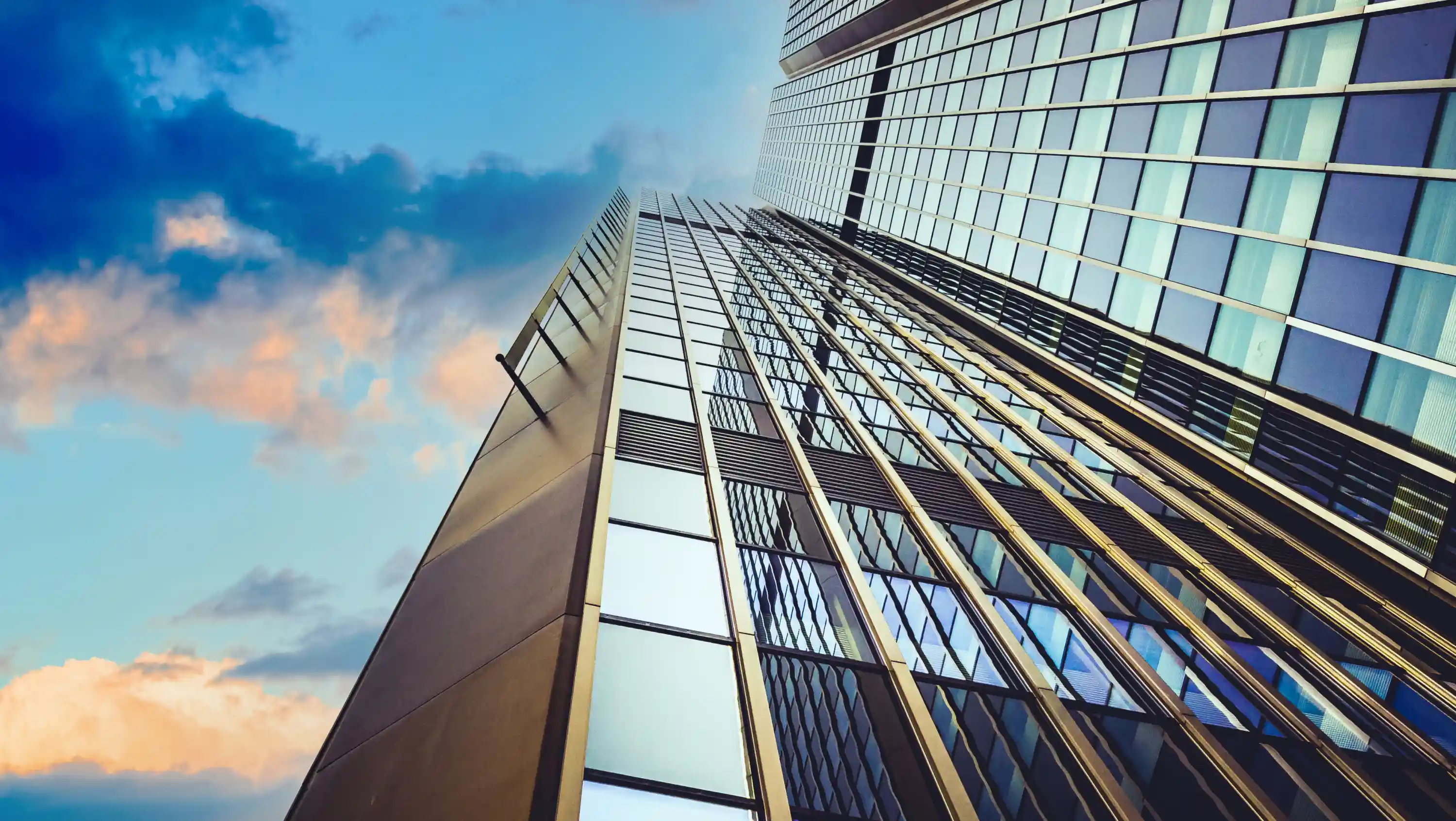 Banking on the Cloud: The Role of Cloud Computing in Modern Financial Services